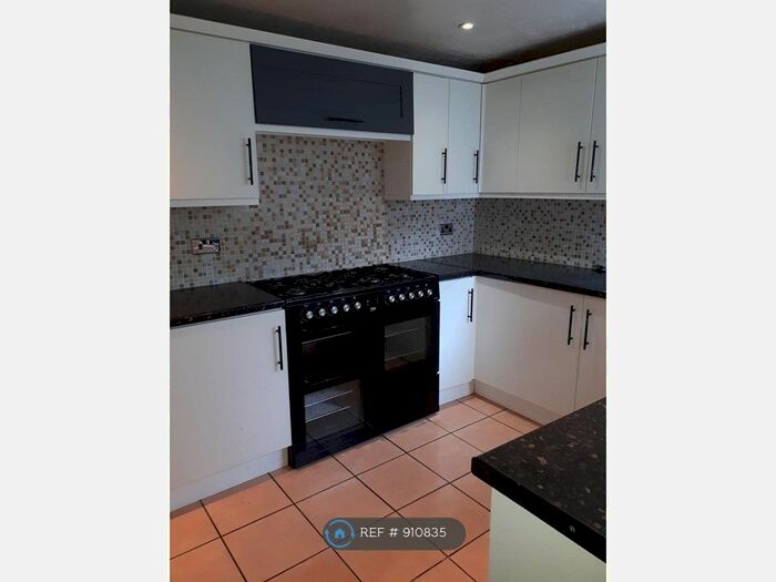 2 Bedroom End Of Terrace House To Rent In Tower St, Dover, CT17