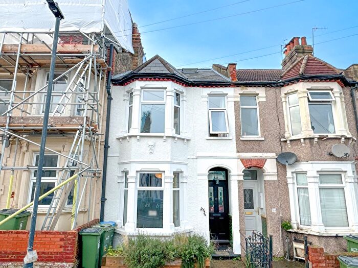 4 Bedroom Terraced House For Sale In Lucknow Street, Plumstead, London, SE18