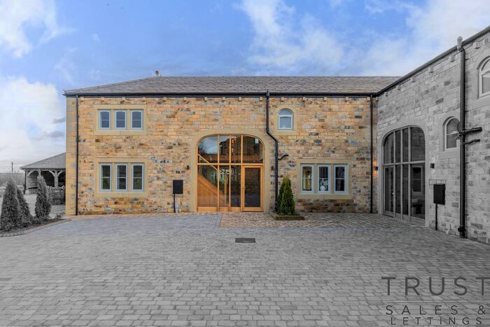 4 Bedroom Barn Conversion For Sale In Churchfield Nook, Church Lane, Hartshead, Liversedge, WF15