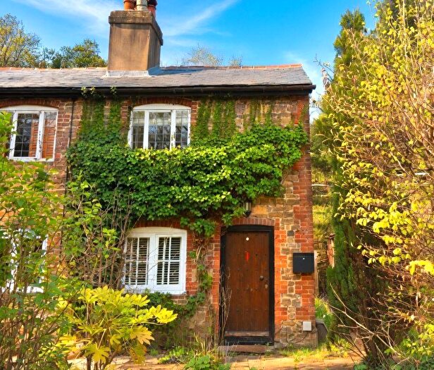 2 Bedroom End Of Terrace House For Sale In Brighton Road, Godalming, GU7