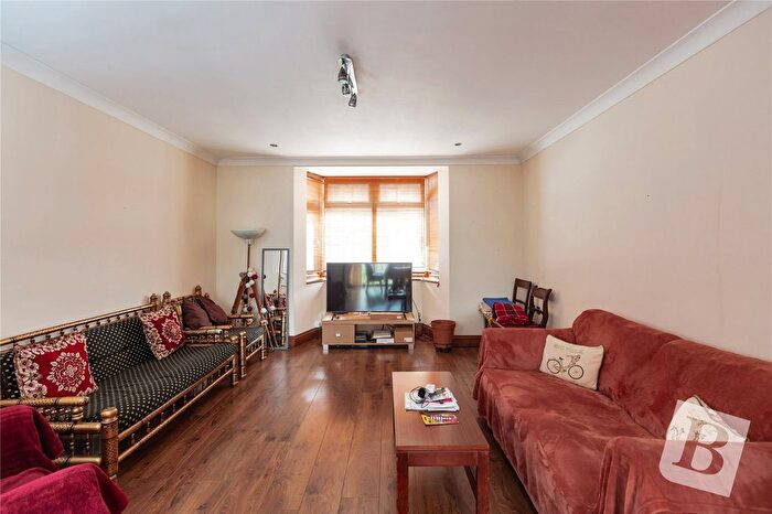 4 Bedroom Semi-Detached House For Sale In Robinia Crescent, London, E10