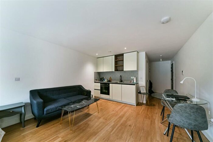 3 Bedroom Flat To Rent In Fairbank House, Beaufort Square, NW9