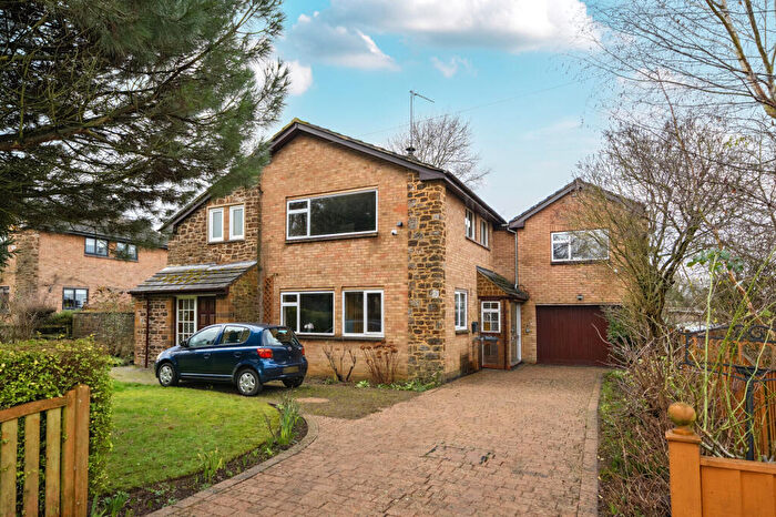 4 Bedroom Detached House For Sale In School Lane, Warmington, OX17