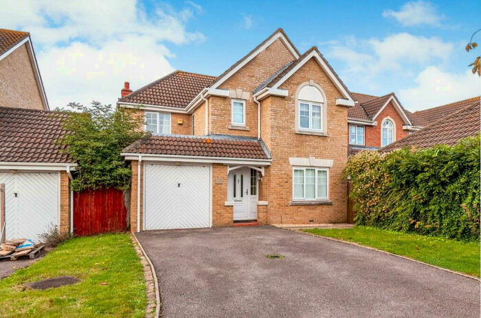 4 Bedroom Detached House To Rent In Heynes Green, SL6