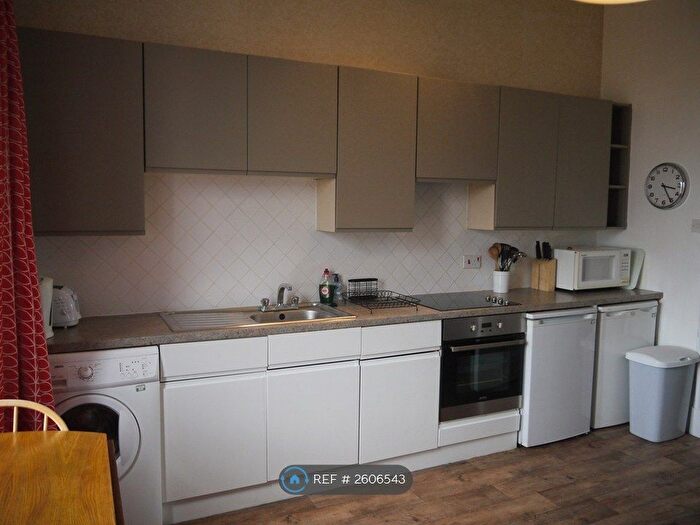 2 Bedroom Flat To Rent In Step Row, Dundee, DD2