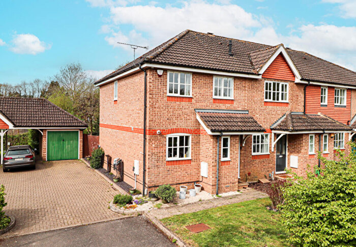 3 Bedroom Semi-Detached House For Sale In Riverbanks Close, Harpenden, Hertfordshire, AL5