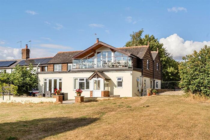 4 Bedroom House For Sale In Higher Common, Child Okeford, Blandford Forum, DT11