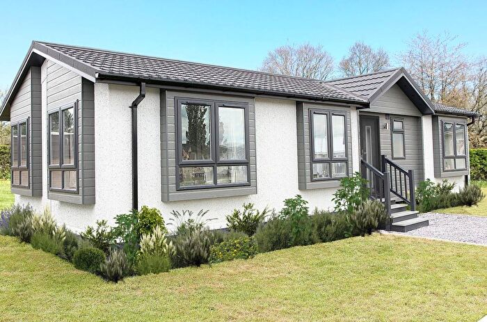 2 Bedroom Mobile/park Home For Sale In Benham Lane, Riseley, Reading, RG7