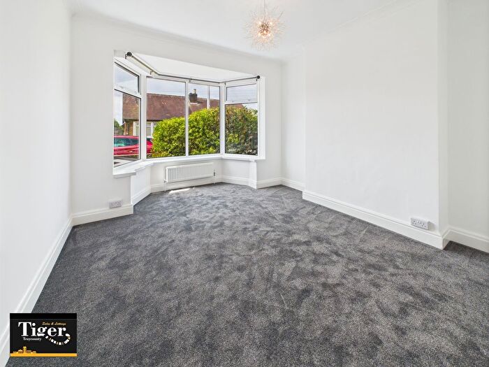 4 Bedroom Semi-Detached Bungalow For Sale In Clifton Avenue, Blackpool, FY4