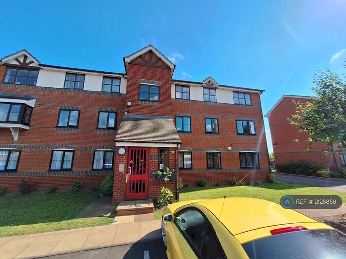 2 Bedroom Flat To Rent In Lent Rise Road, Burnham, SL1