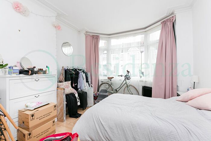 4 Bedroom Terraced House To Rent In Park Avenue, Mitcham, CR4