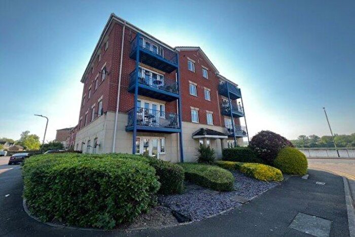 2 Bedroom Flat To Rent In Applecross Close, Rochester, ME1