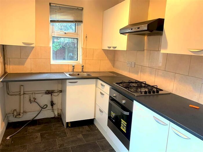 3 Bedroom Property To Rent In Ekowe Street, Nottingham, NG7