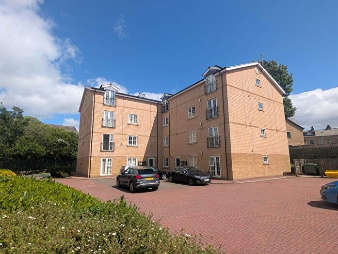 2 Bedroom Apartment For Sale In Dock Lane, Shipley, BD17