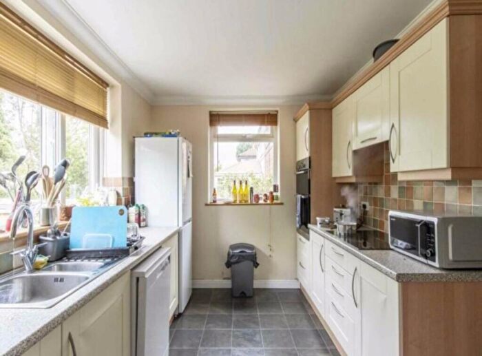 6 Bedroom House To Rent In Braemar Avenue, Bristol, BS7