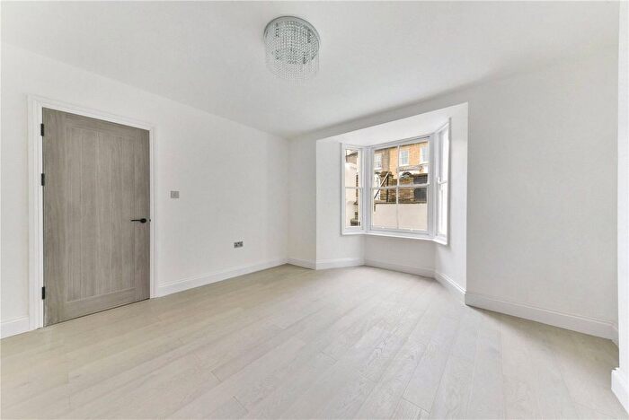 3 Bedroom Maisonette To Rent In Penshurst Road, London, E9