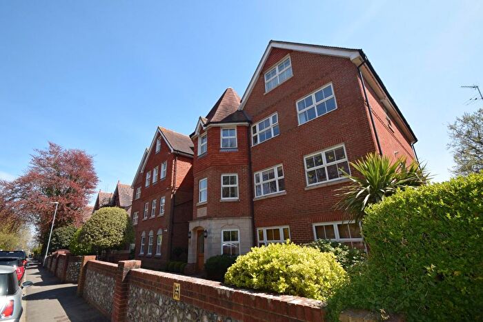 2 Bedroom Flat For Sale In Arundel Road, Eastbourne, BN21