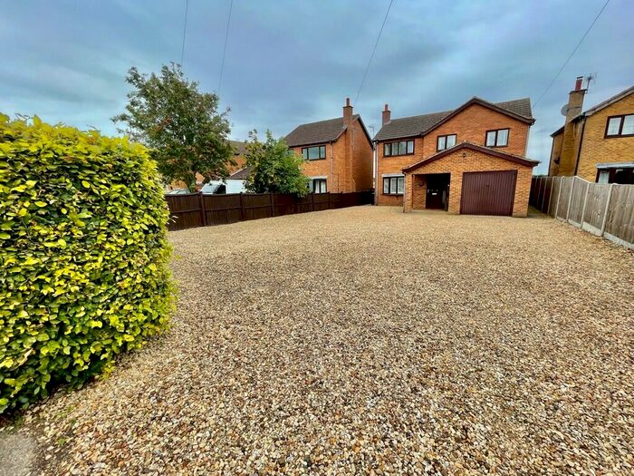 4 Bedroom Detached House For Sale In Roman Bank, Holbeach Bank, PE12