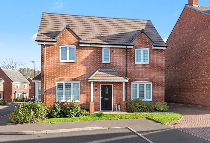 4 Bedroom Detached House For Sale In Martin Drive, Kenilworth, CV8