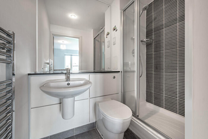 2 Bedroom Flat For Sale In Eyot House, Sun Passage, SE16