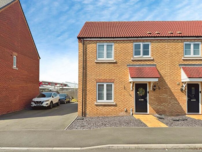3 Bedroom Semi-Detached House For Sale In Trent Close, Spalding, PE11