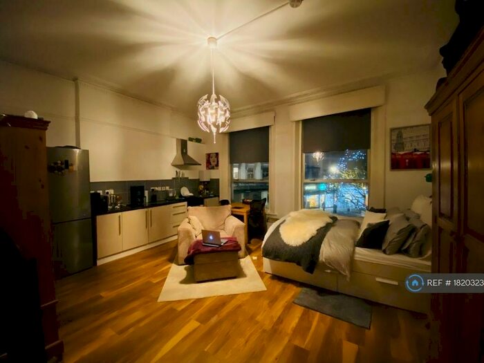 Studio To Rent In Belsize Lane, London, NW3