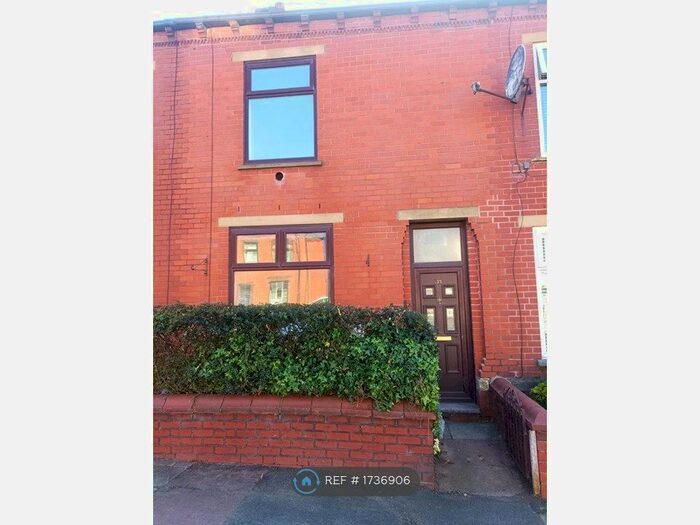 2 Bedroom Terraced House To Rent In Rochdale Road, Royton, Oldham, OL2