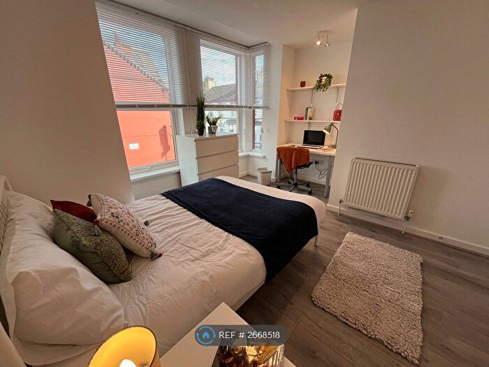 8 Bedroom End Terrace House To Rent In Nicander Road, Liverpool, L18