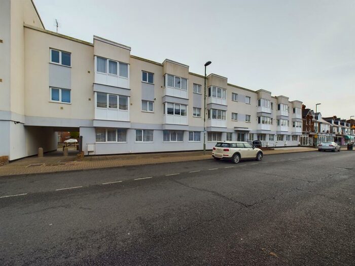 2 Bedroom Flat To Rent In Hove Court, High Street, Lee-on-the-Solent, PO13