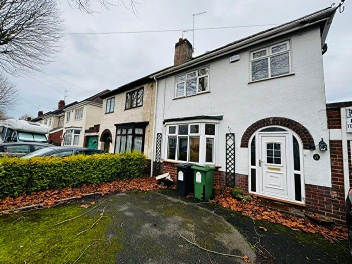 3 Bedroom Semi-Detached House To Rent In Somery Road, Dudley, DY1