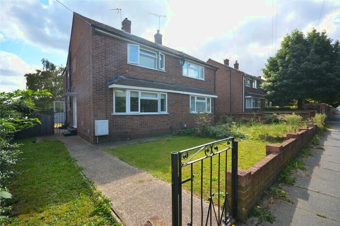 3 Bedroom Semi-Detached House To Rent In Moss Walk, Tile Kiln, Chelmsford, CM2