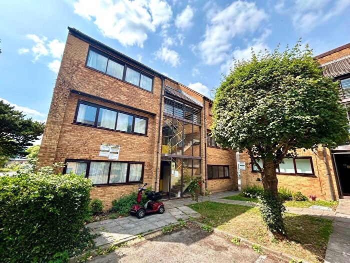 1 Bedroom Flat For Sale In Ivel Court, Yeovil, BA21