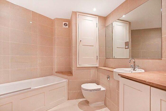 2 Bedroom Flat To Rent In Charlwood Rd, West Putney, SW15