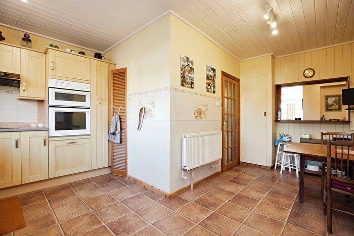 4 Bedroom Detached Bungalow For Sale In Vicarage Lane, Harbury, Leamington Spa, CV33