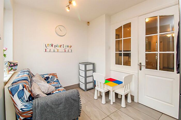 4 Bedroom Detached House For Sale In Heather Croft, Sharlston Common, Wakefield, WF4