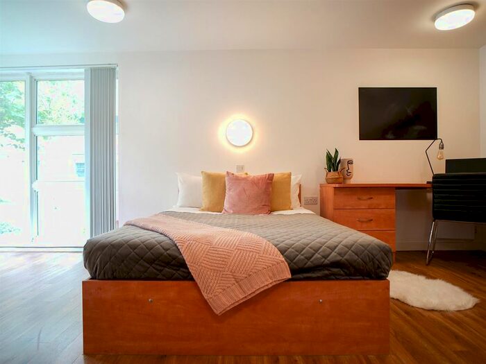 Studio To Rent In Cowley Bridge Road, Exeter, EX4