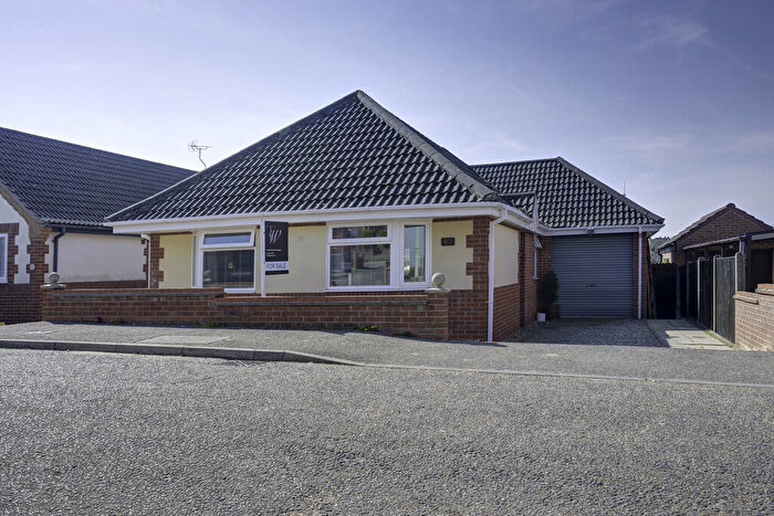 3 Bedroom Detached Bungalow For Sale In Nicholson Drive, Beccles, Suffolk, NR34