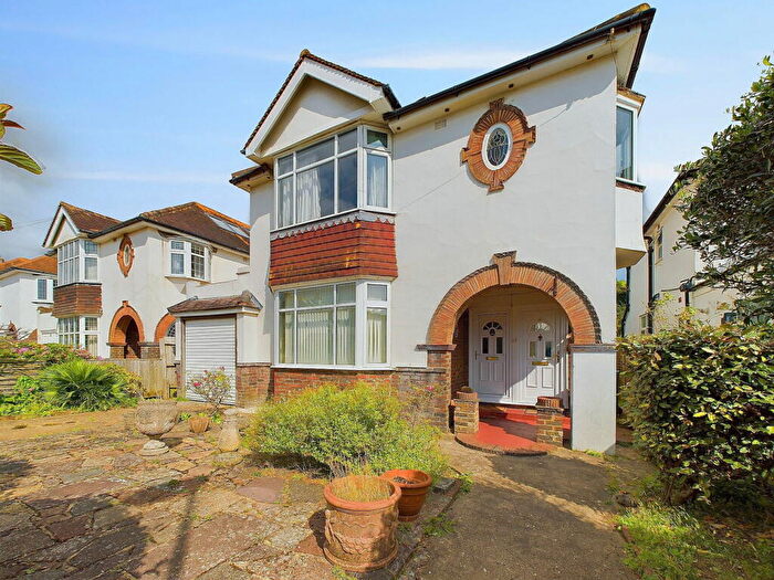 2 Bedroom Flat For Sale In Dover Road, West Worthing, West Sussex, BN11