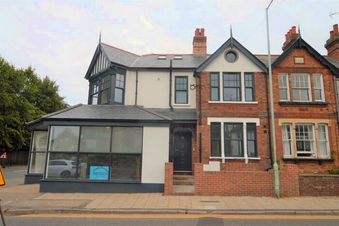 1 Bedroom Flat To Rent In Sandpit Lane, St Albans, Hertfordshire, AL1