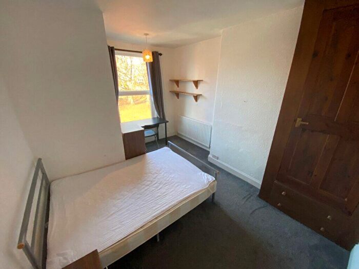 1 Bedroom End Of Terrace House To Rent In Room, Knowle Avenue, Burley, Leeds, LS4