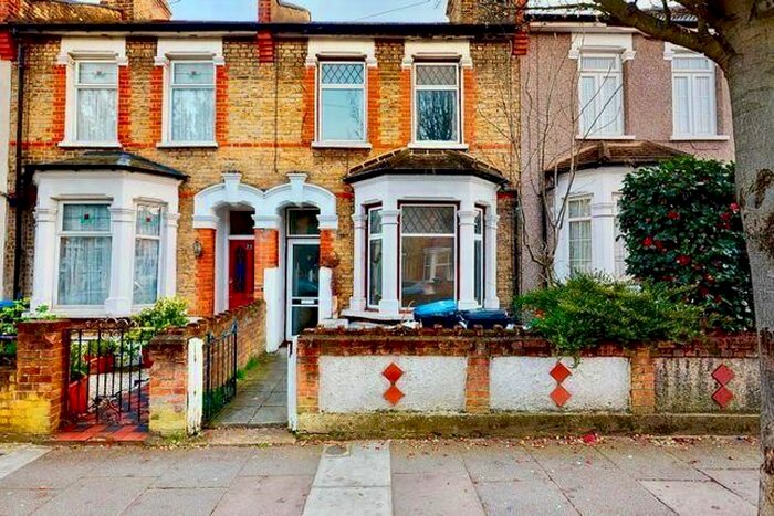 3 Bedroom Property To Rent In Forest Road, London, N9
