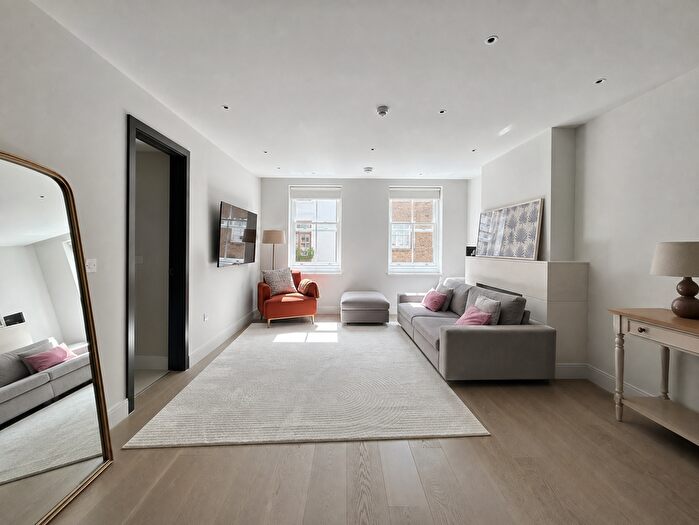 2 Bedroom Flat To Rent In Old Church Street, London, SW3