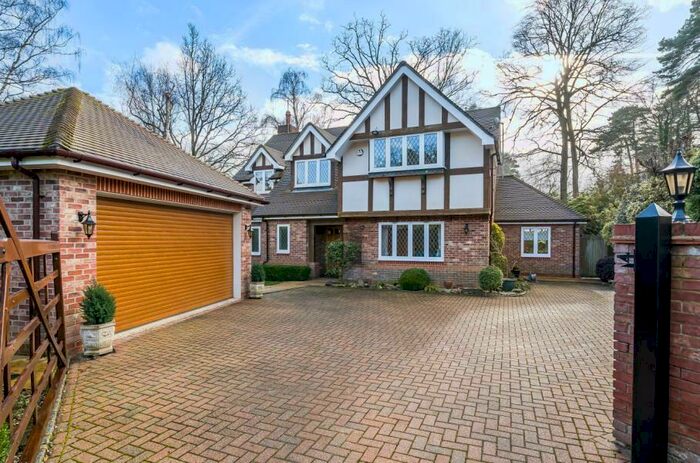 5 Bedroom Detached House To Rent In Sunningdale, SL5