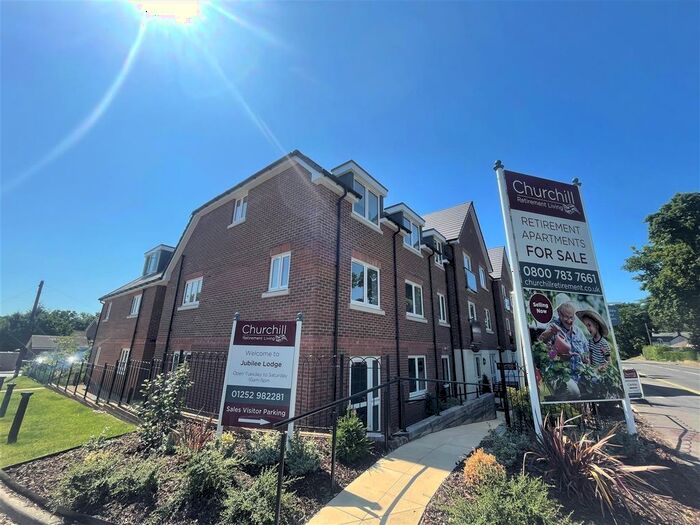 1 Bedroom Flat For Sale In Crookham Road, Fleet, GU51