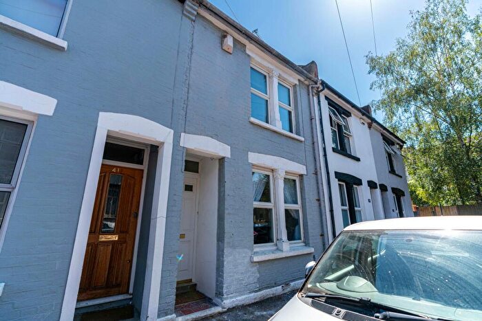 3 Bedroom Terraced House To Rent In St Peter Street, Rochester, Kent, ME1