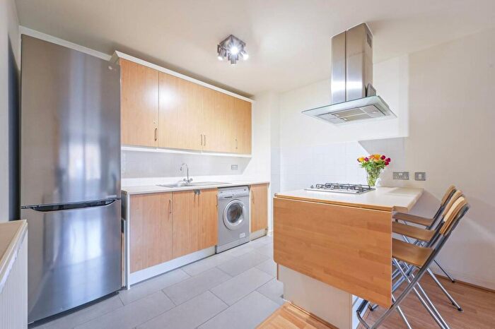 1 Bedroom Flat For Sale In Ferry Street, Isle Of Dogs, London, E14