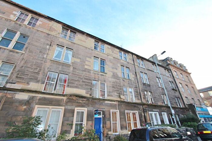 3 Bedroom Flat To Rent In Montague Street, Newington, Edinburgh, EH8