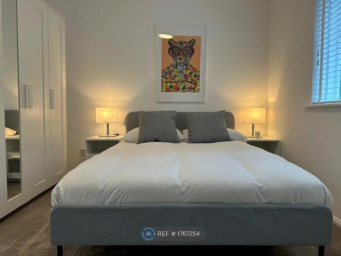 1 Bedroom Flat To Rent In Henry Doulton Drive, London, SW17