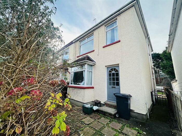 4 Bedroom End Of Terrace House To Rent In B, Forest Road, PC02