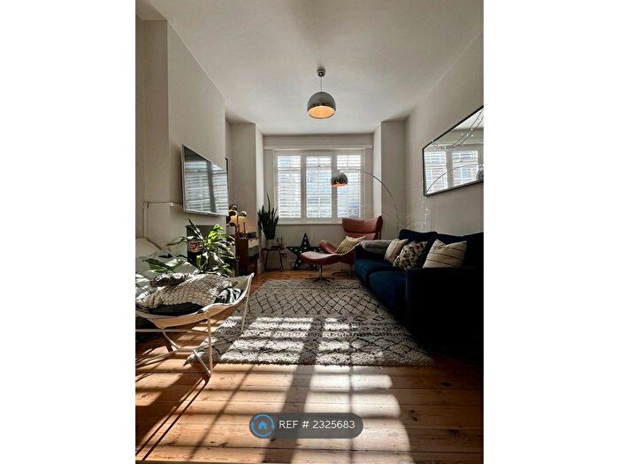 2 Bedroom End Of Terrace House To Rent In Shortlands Gardens, Bromley, BR2